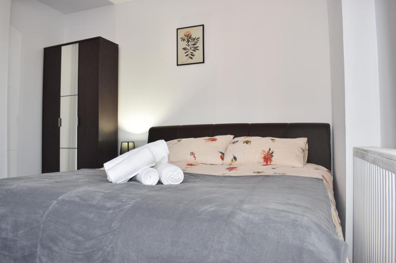 Occidental Wise Transit Hotel Бухарест Екстер'єр фото