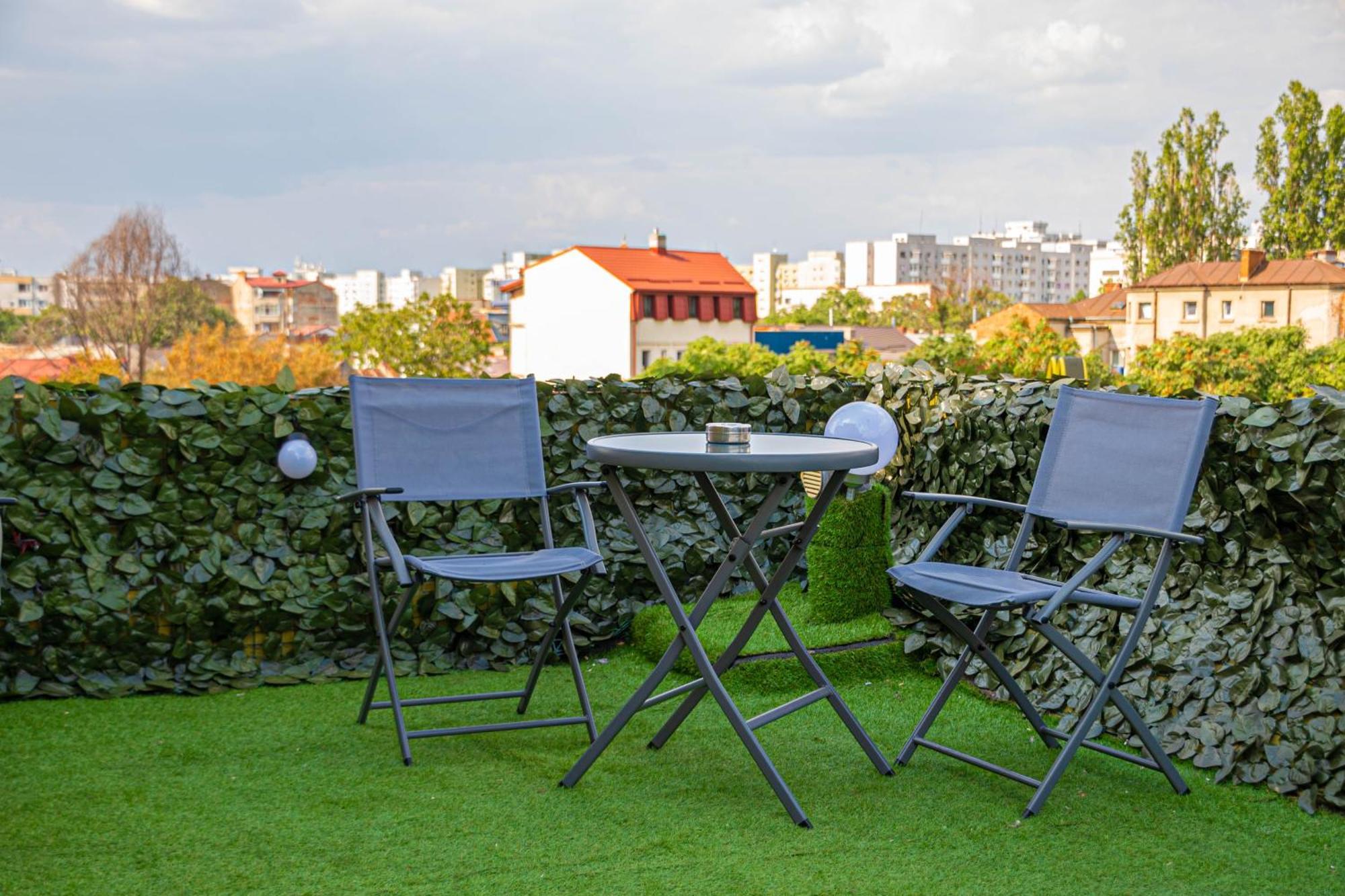 Occidental Wise Transit Hotel Бухарест Екстер'єр фото