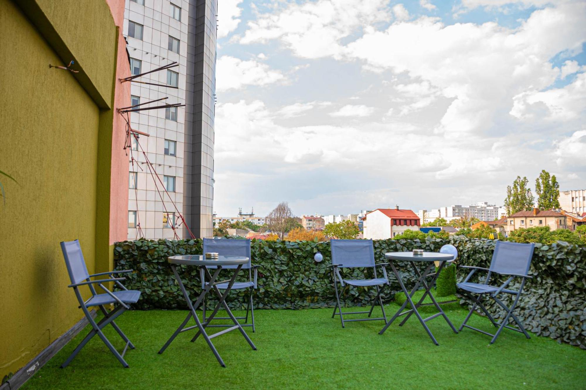 Occidental Wise Transit Hotel Бухарест Екстер'єр фото