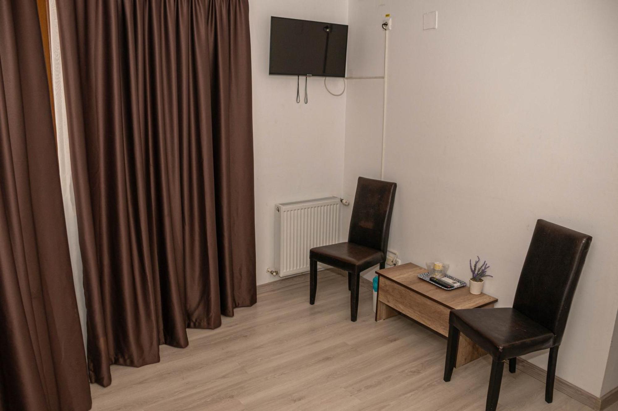 Occidental Wise Transit Hotel Бухарест Екстер'єр фото