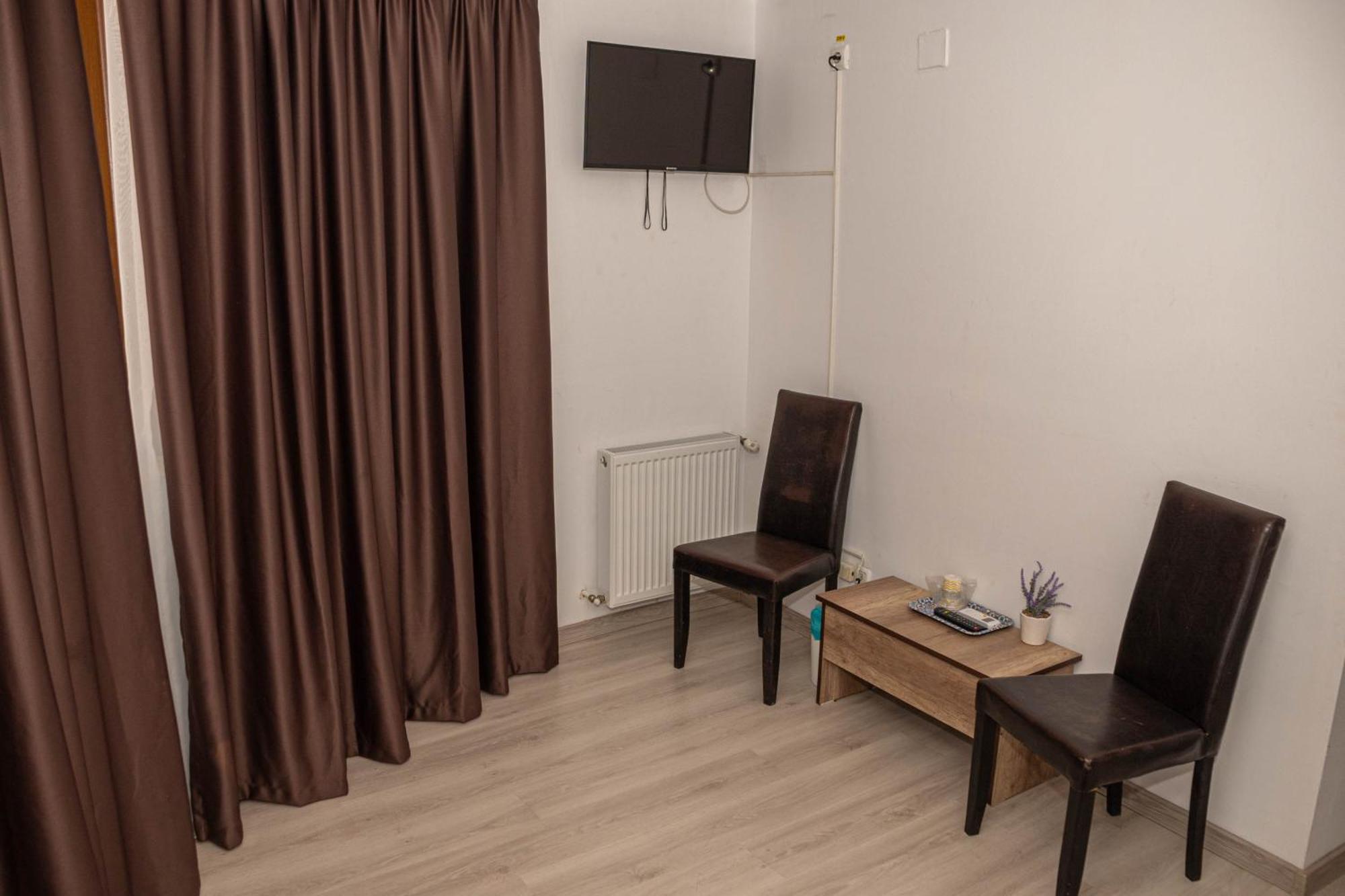 Occidental Wise Transit Hotel Бухарест Екстер'єр фото
