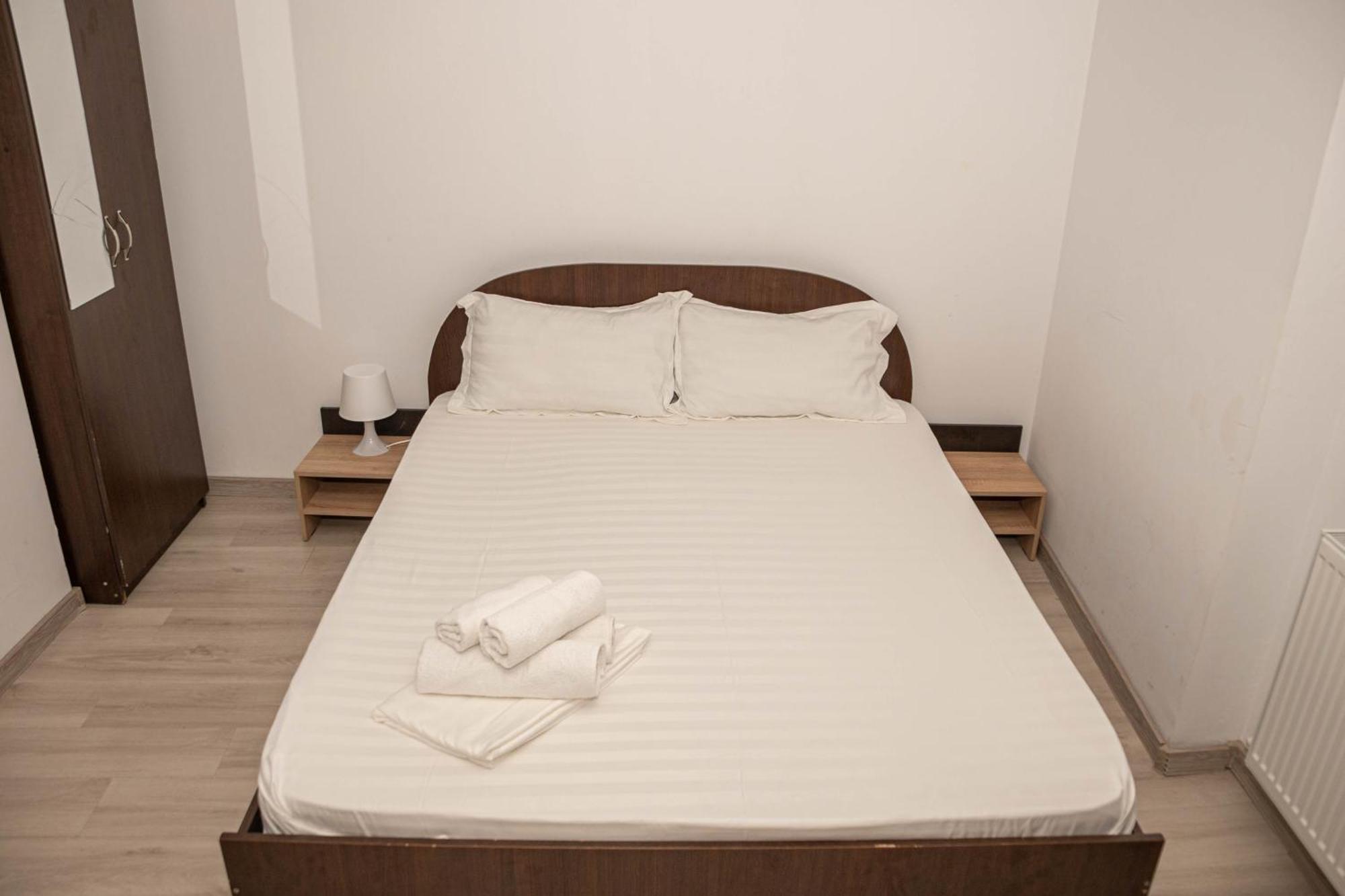 Occidental Wise Transit Hotel Бухарест Екстер'єр фото
