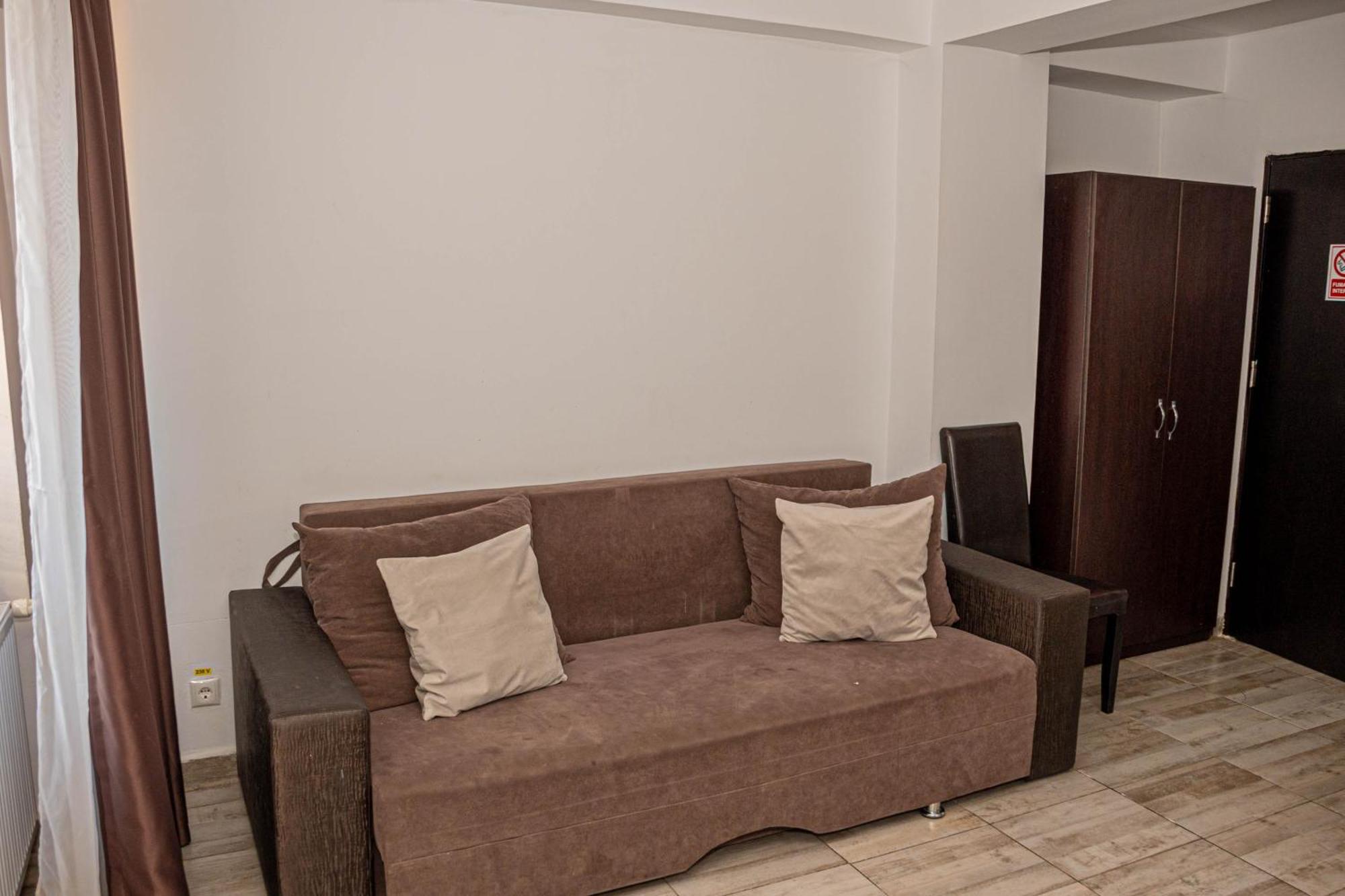Occidental Wise Transit Hotel Бухарест Екстер'єр фото