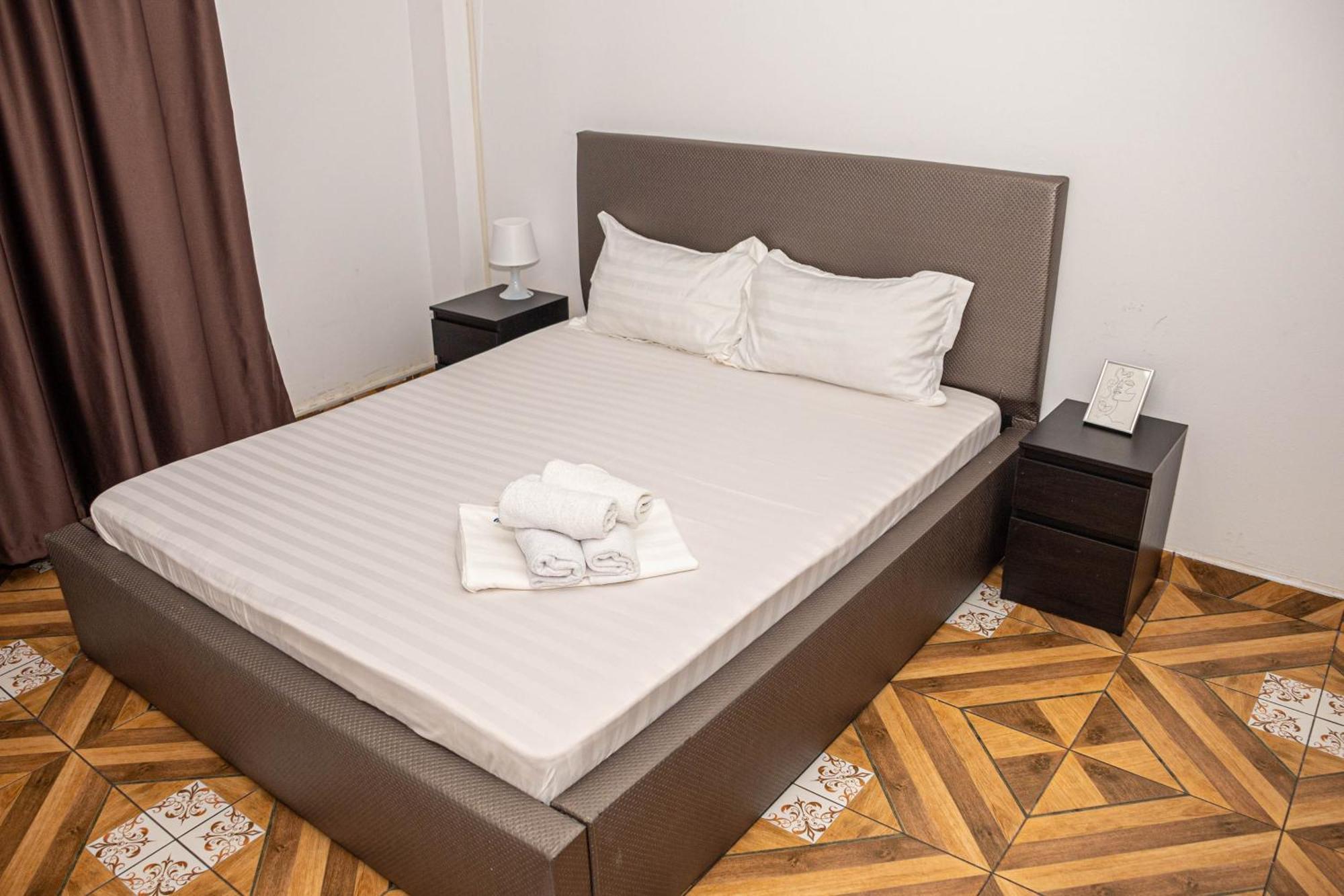 Occidental Wise Transit Hotel Бухарест Екстер'єр фото