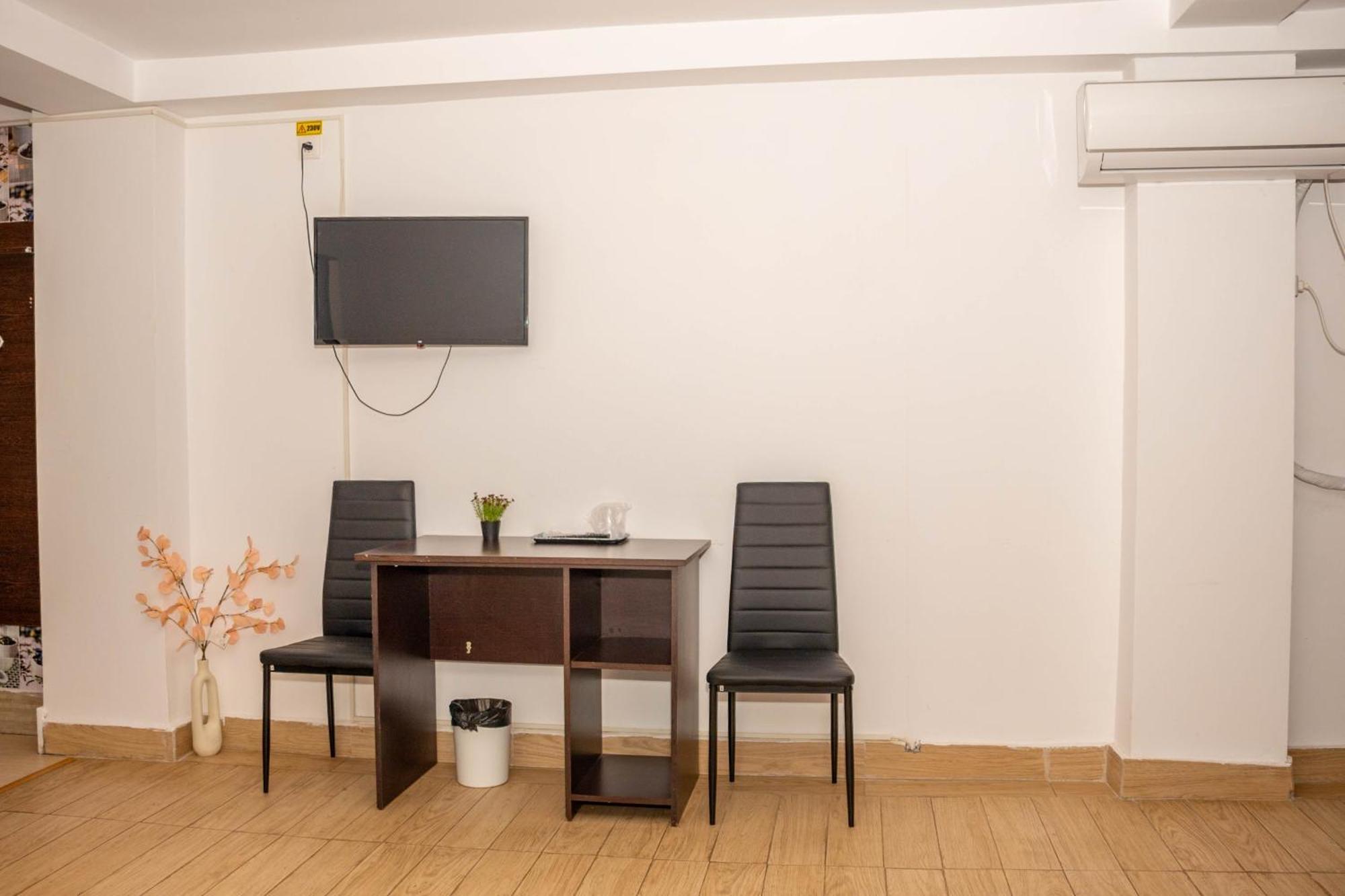 Occidental Wise Transit Hotel Бухарест Екстер'єр фото