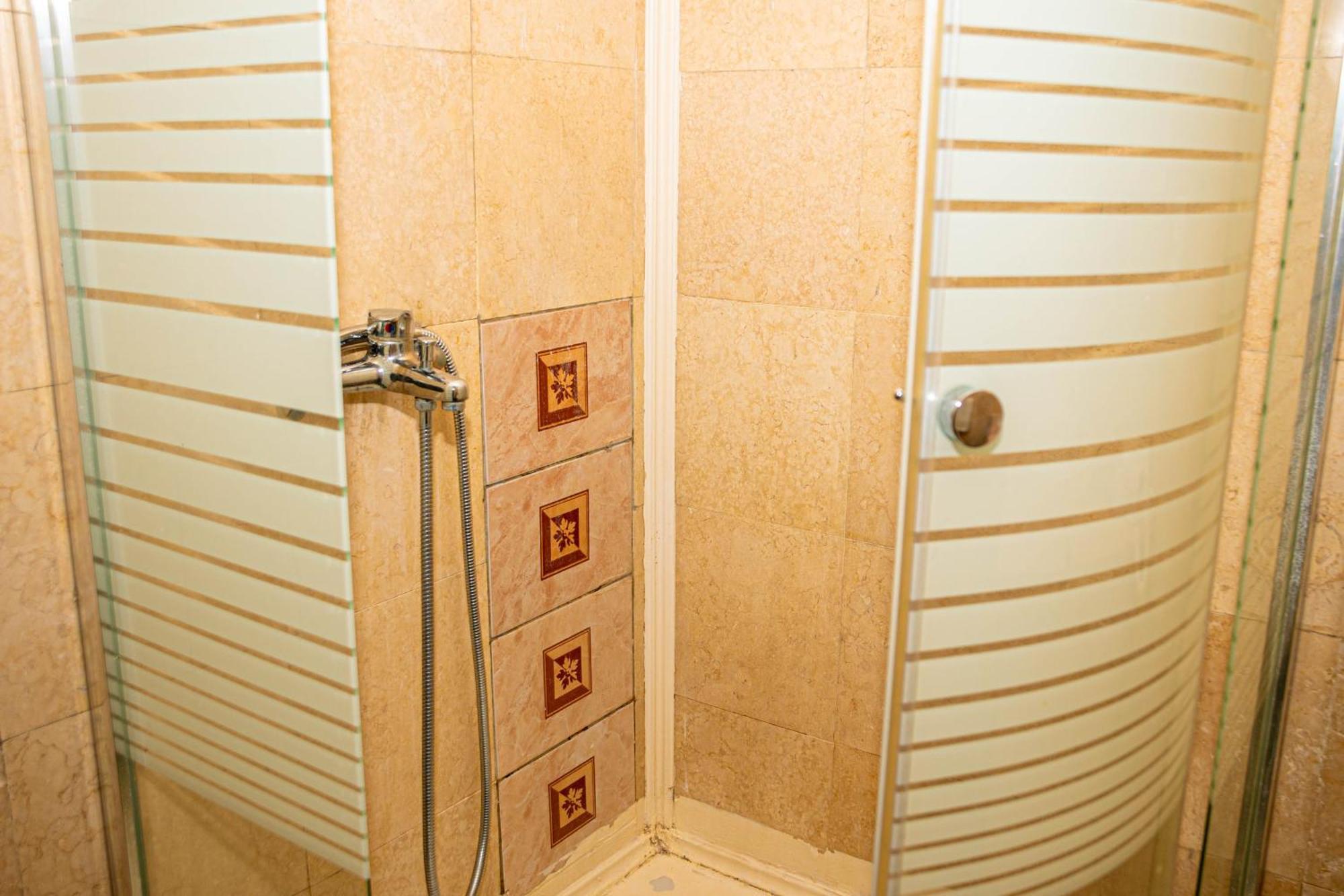 Occidental Wise Transit Hotel Бухарест Екстер'єр фото